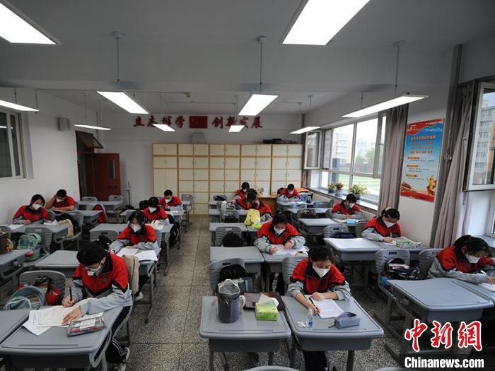 异地上学高考怎么办「上海户口异地上学高考」